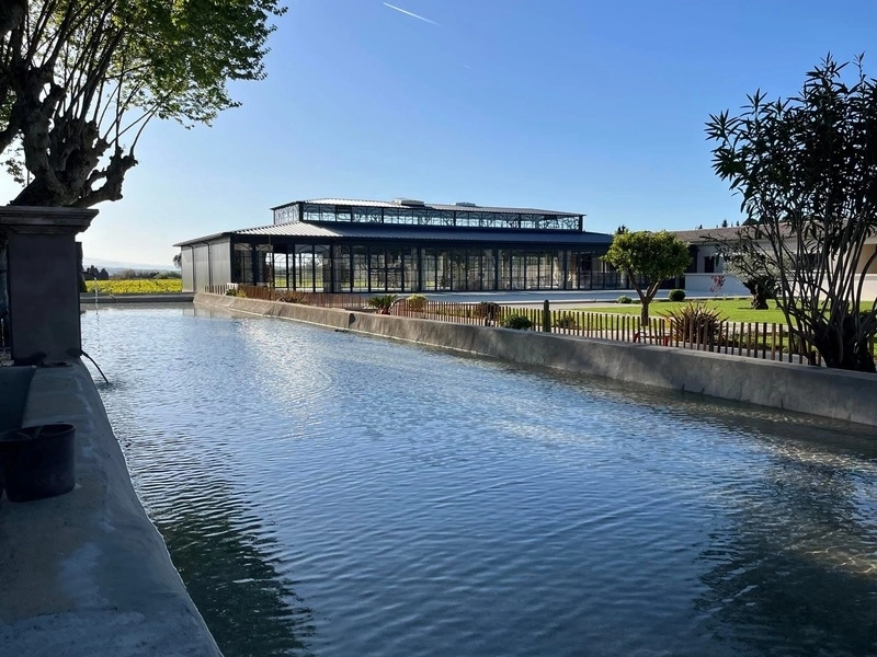 Création d’une salle de réception contemporaine au Domaine Ventajol